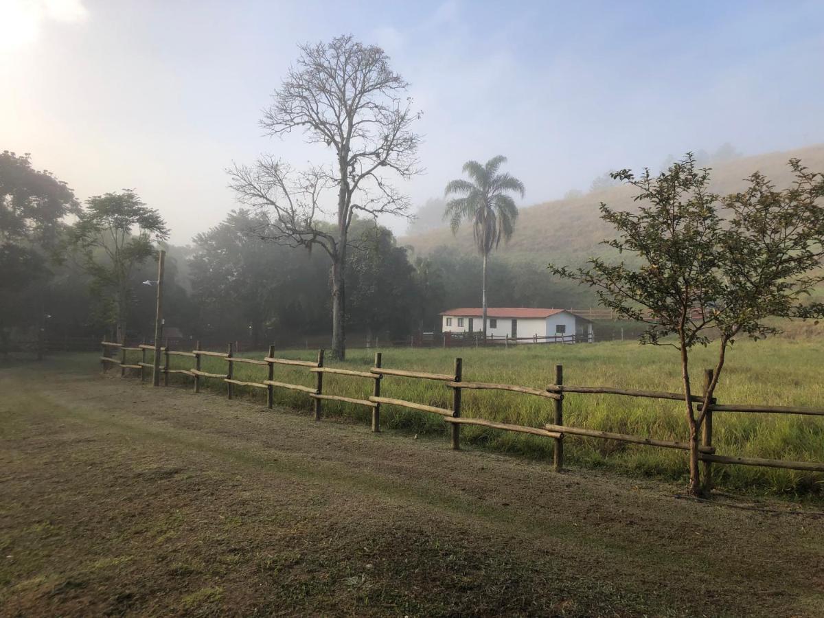 Vivenda Dos Guaranys -Um Projeto Ecologico - Casa Villa Conservatória Exterior foto